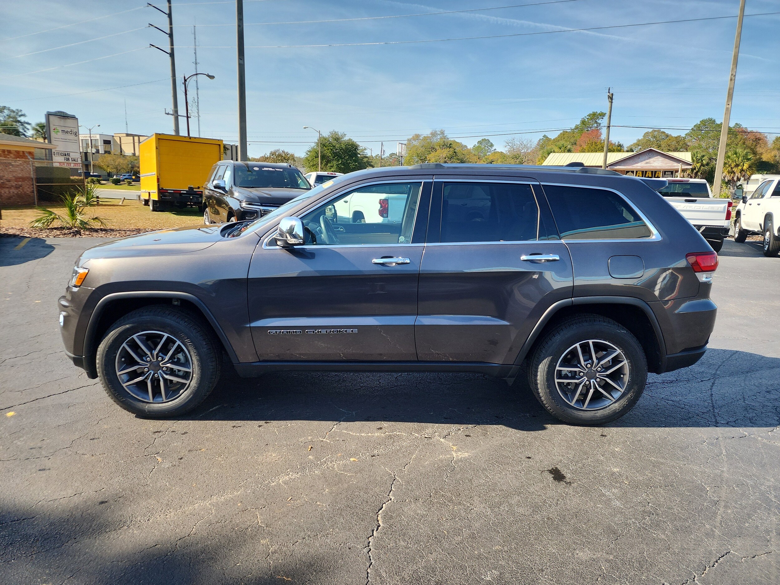 2020 Jeep Grand Cherokee Limited photo 2