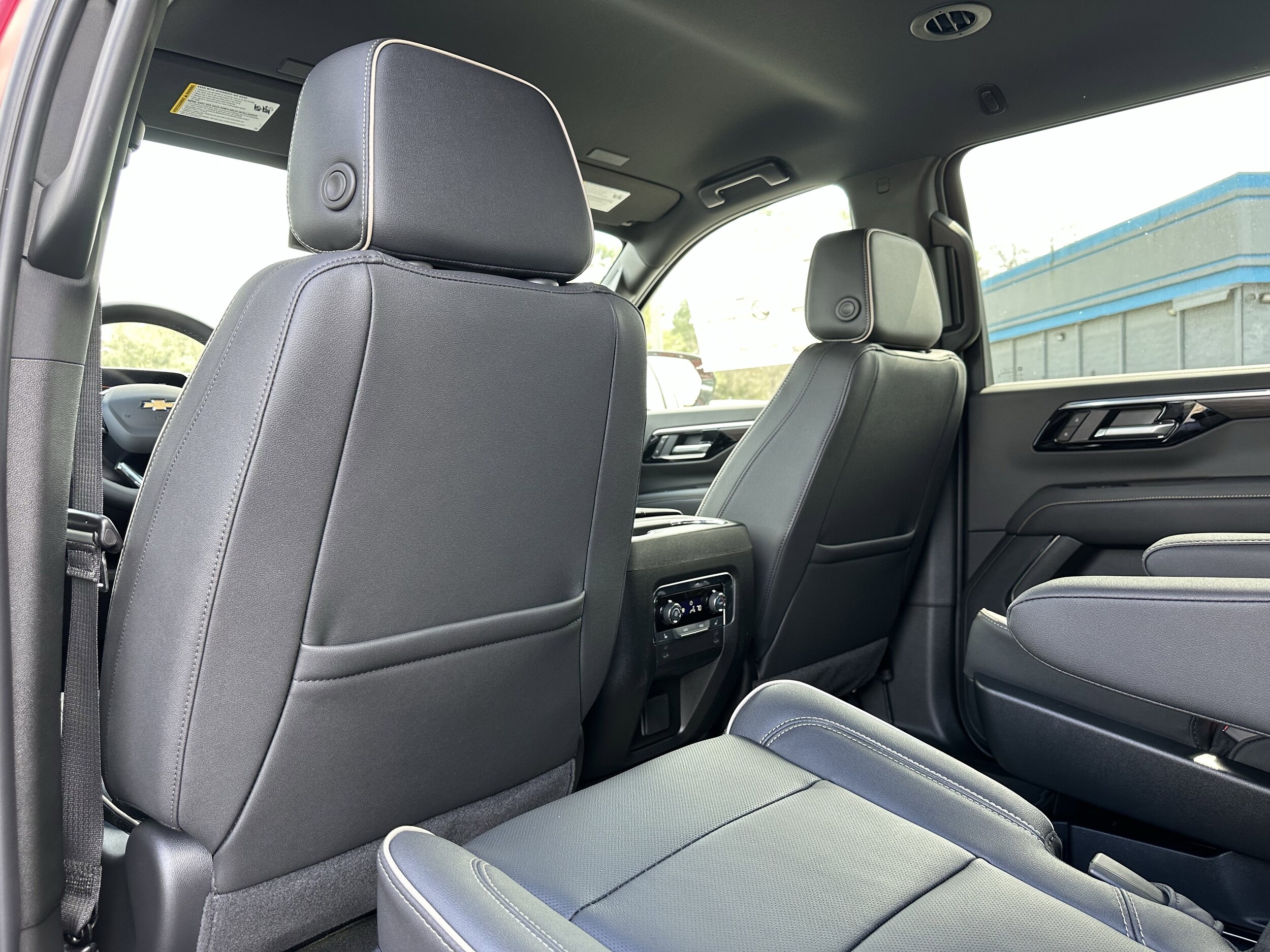 2025 Chevrolet Suburban Premier - Photo 17