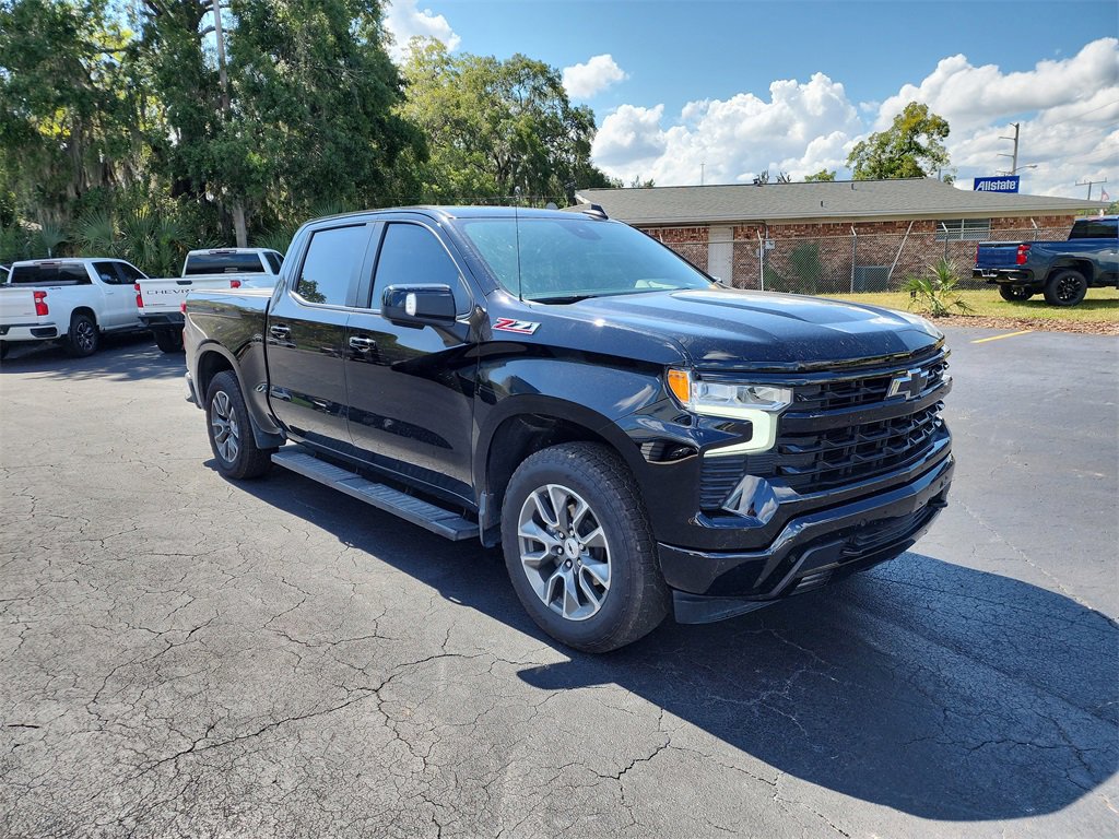 2024 Chevrolet Silverado 1500 RST photo 2