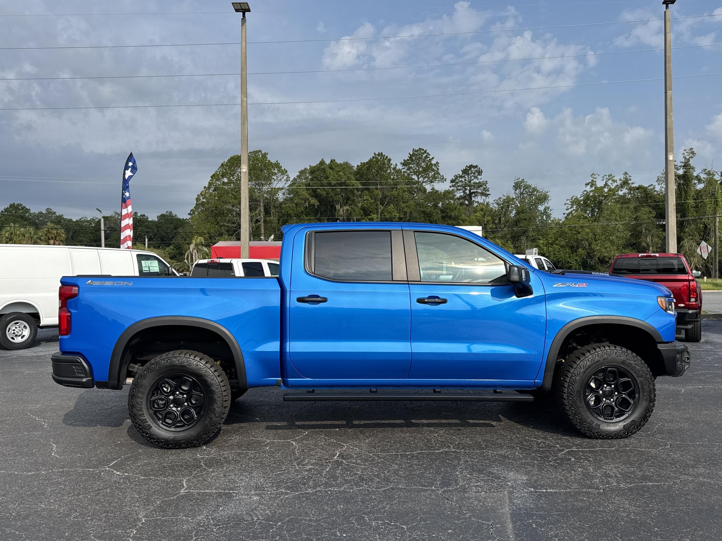 2025 Chevrolet Silverado 1500 ZR2 - Photo 9