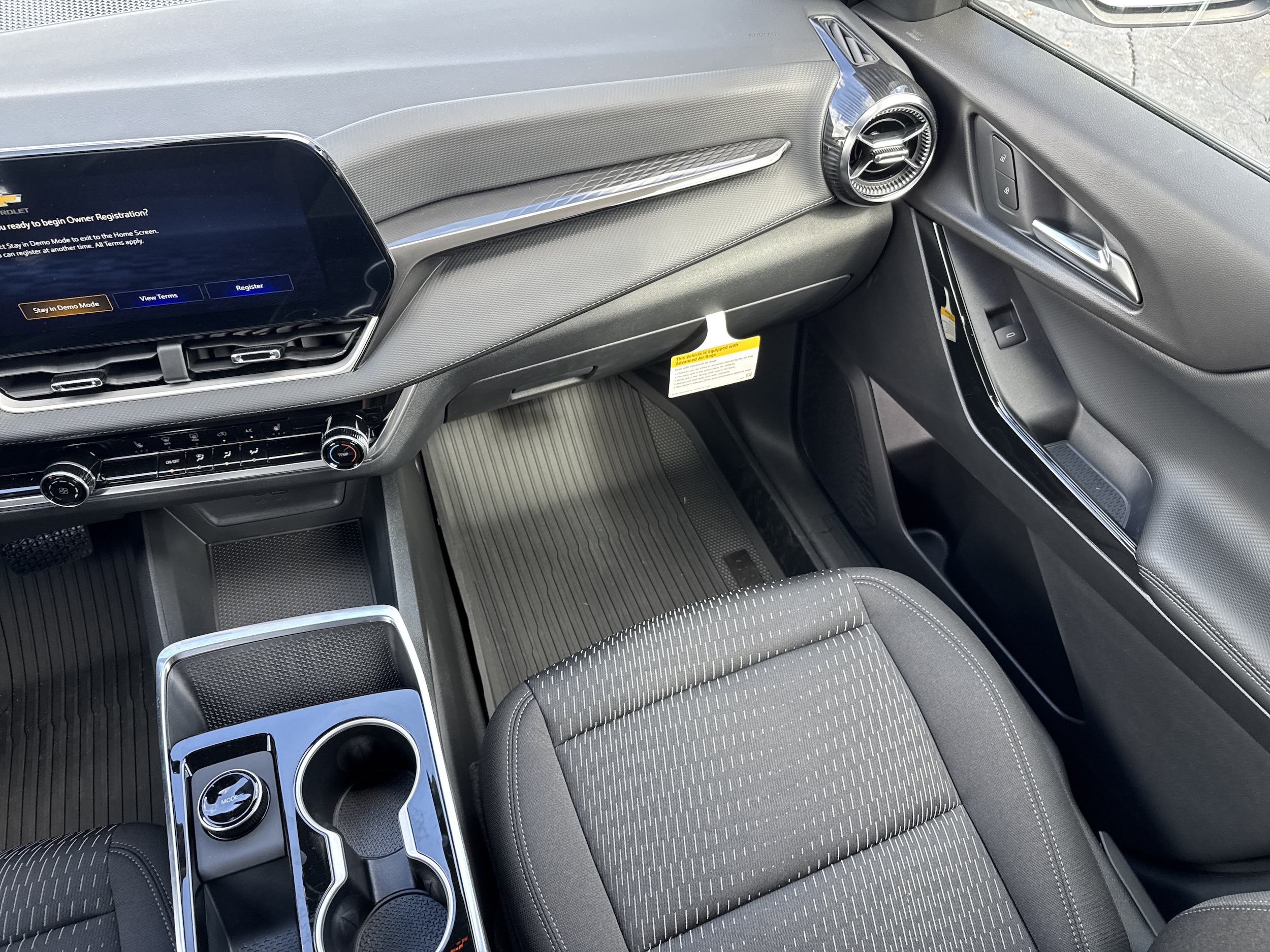 2027 Chevrolet Equinox LT - Photo 19