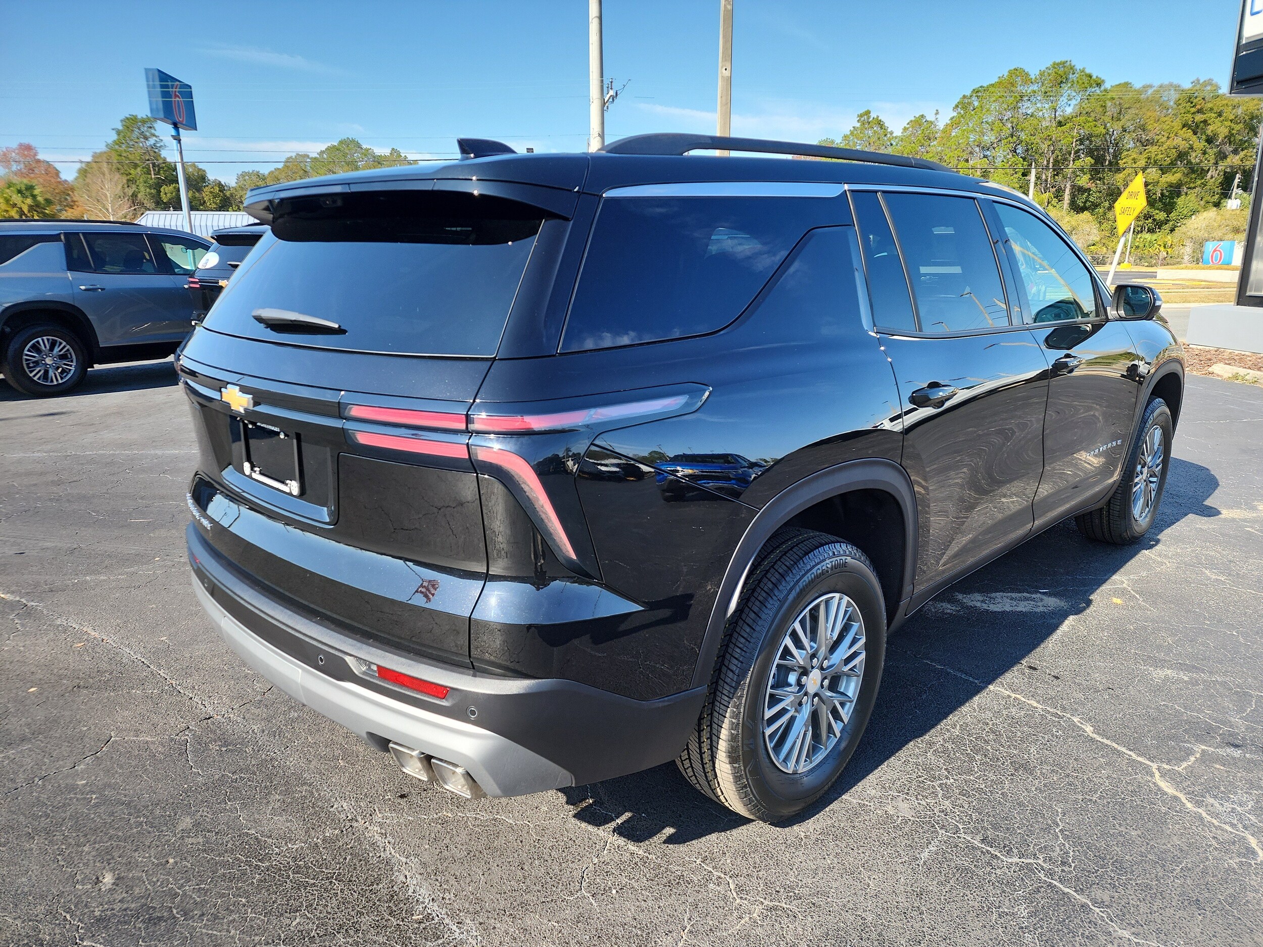 2026 Chevrolet Traverse photo 3
