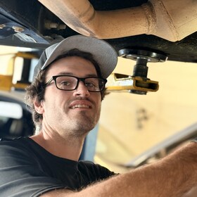Staff member Justin from ID_1ce7a7