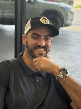 Staff member Dustin from ID_d6da43