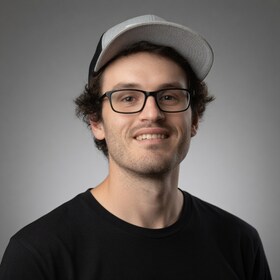 Staff member Justin from ID_1ce7a7