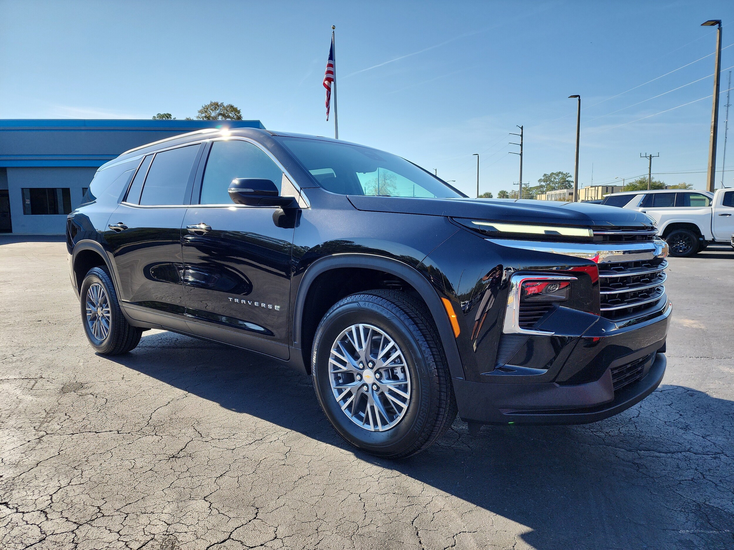 2026 Chevrolet Traverse photo 2