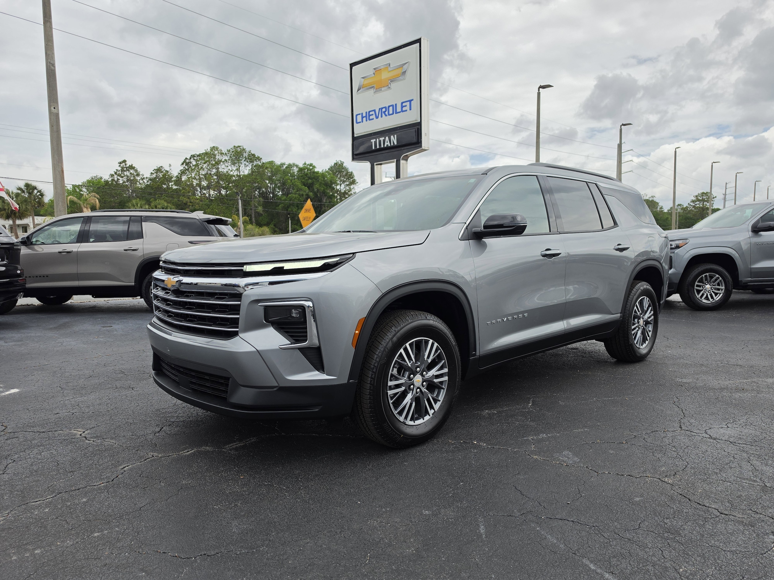 2026 Chevrolet Traverse LT - Photo 8