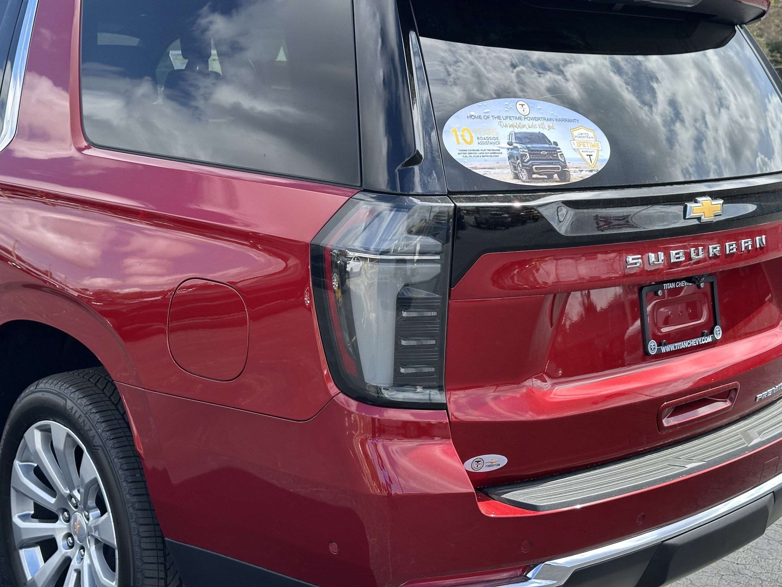 2025 Chevrolet Suburban Premier - Photo 10