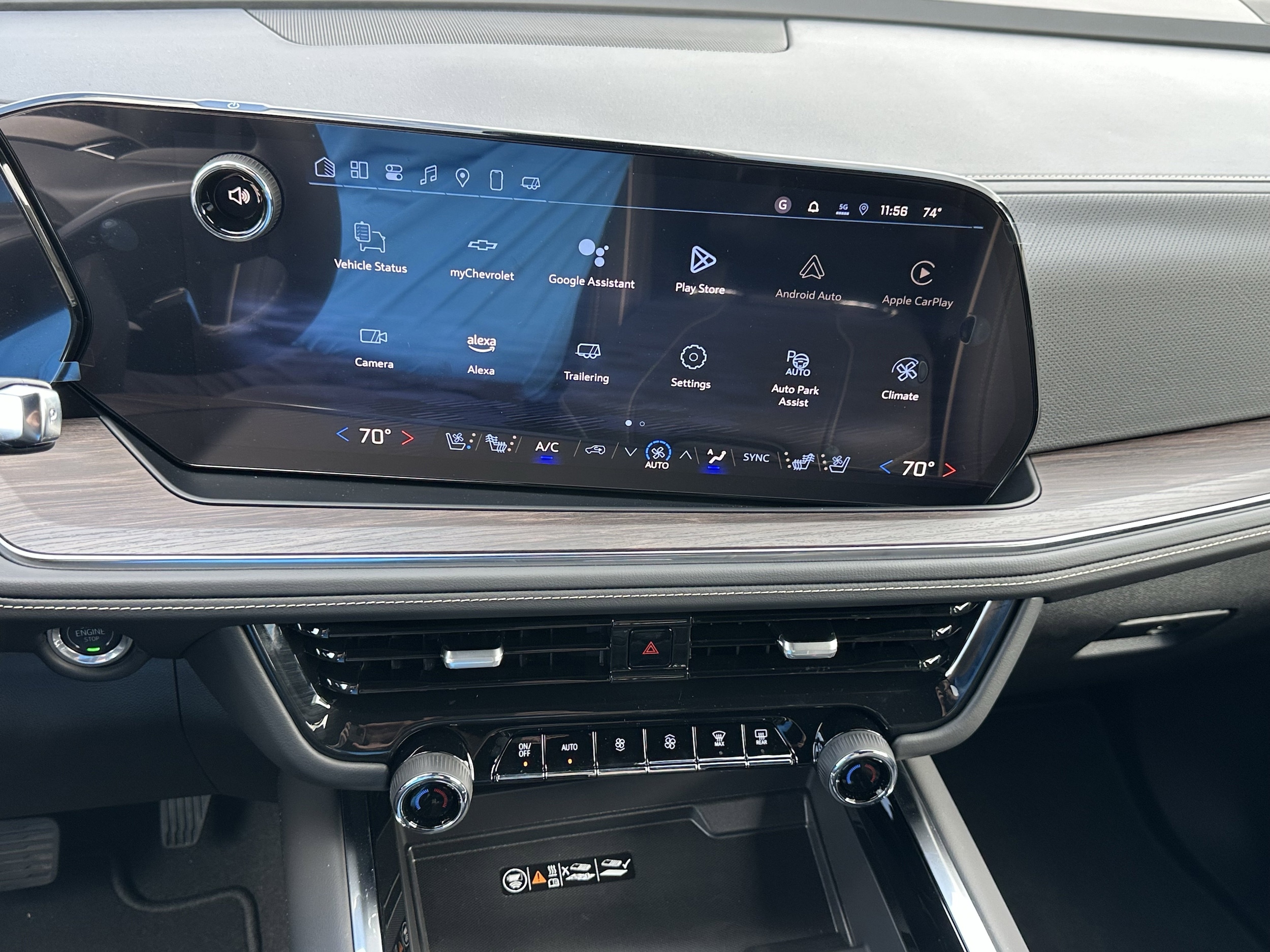 2025 Chevrolet Suburban Premier - Photo 25