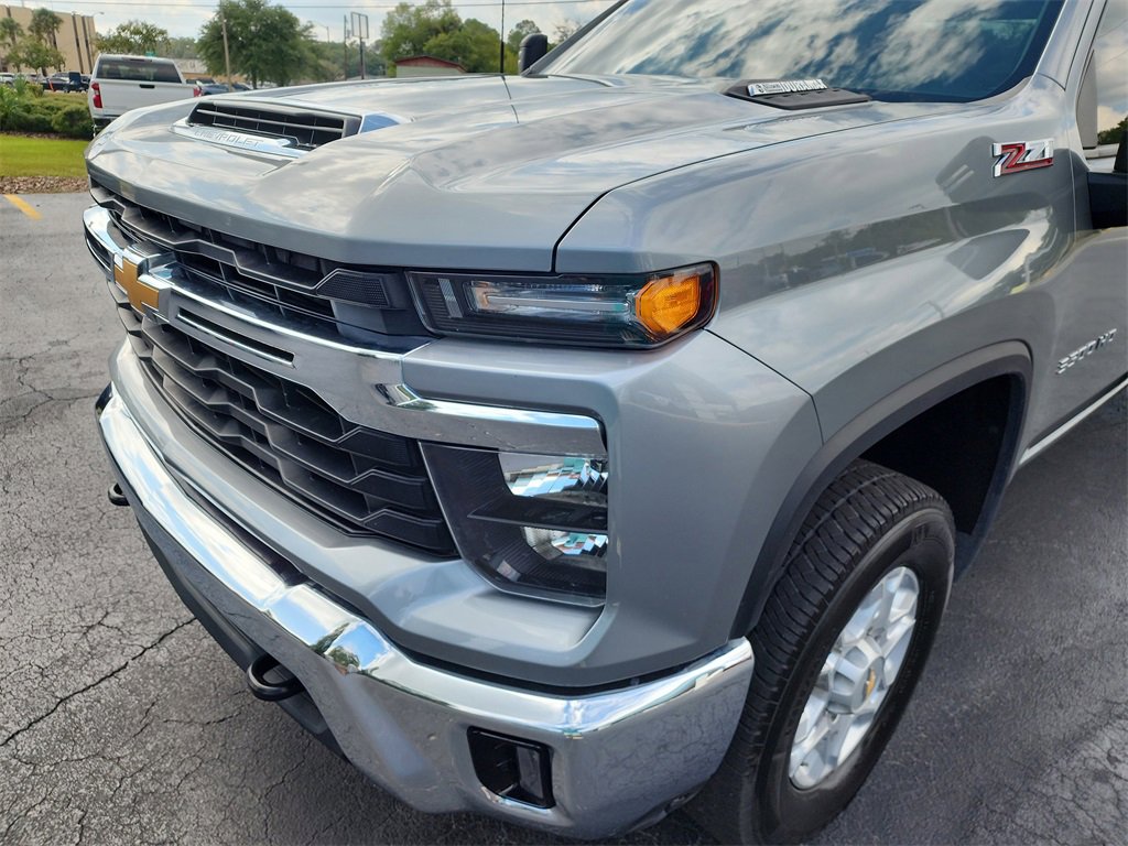 2025 Chevrolet Silverado 3500HD LT - Photo 8