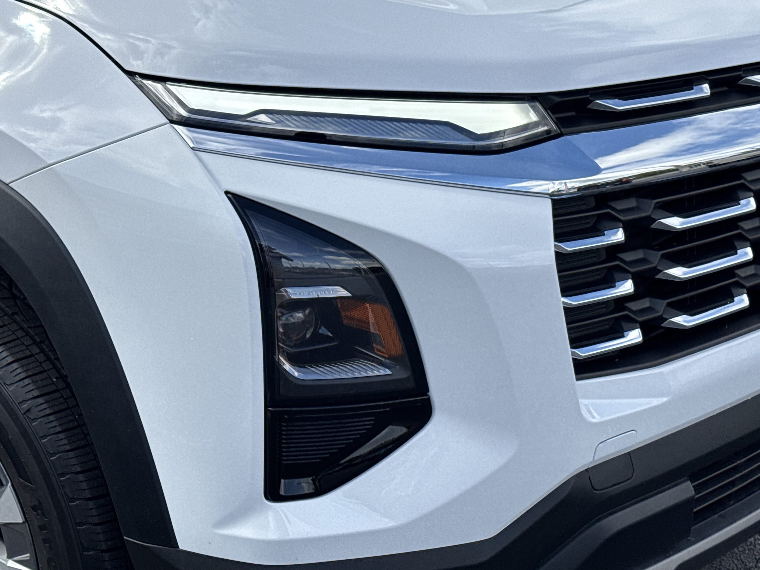 2027 Chevrolet Equinox LT - Photo 11