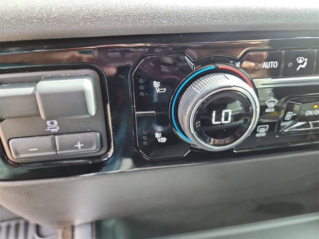 2025 Chevrolet Silverado 3500HD LT - Photo 22