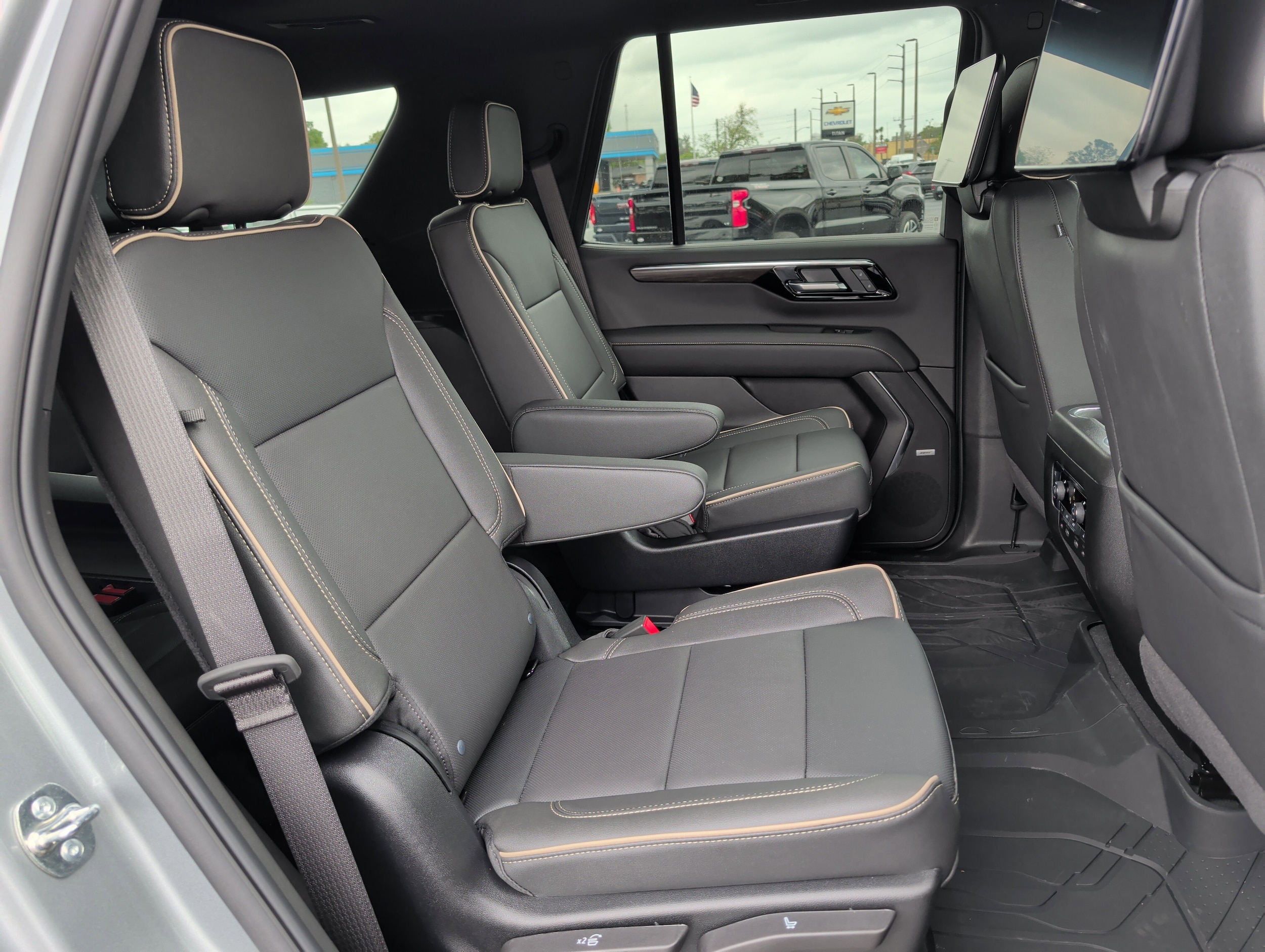 2026 Chevrolet Tahoe Premier - Photo 15