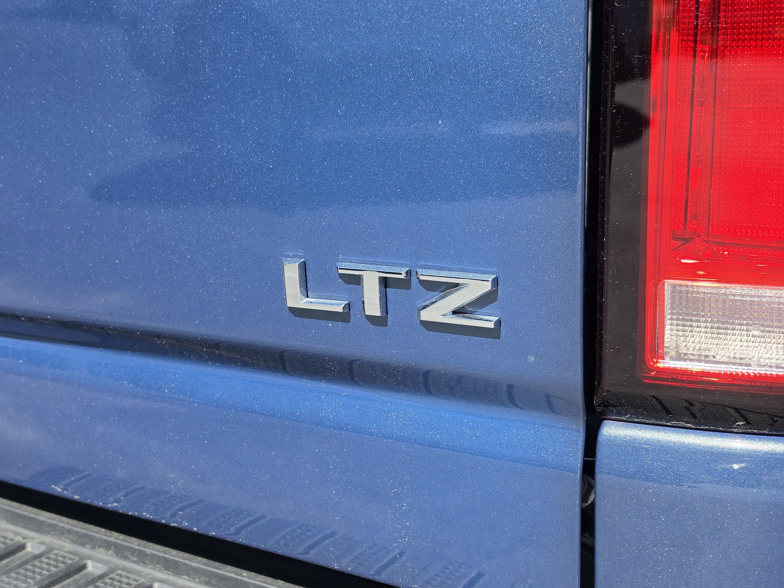 2025 Chevrolet Silverado 3500 HD LTZ - Photo 12