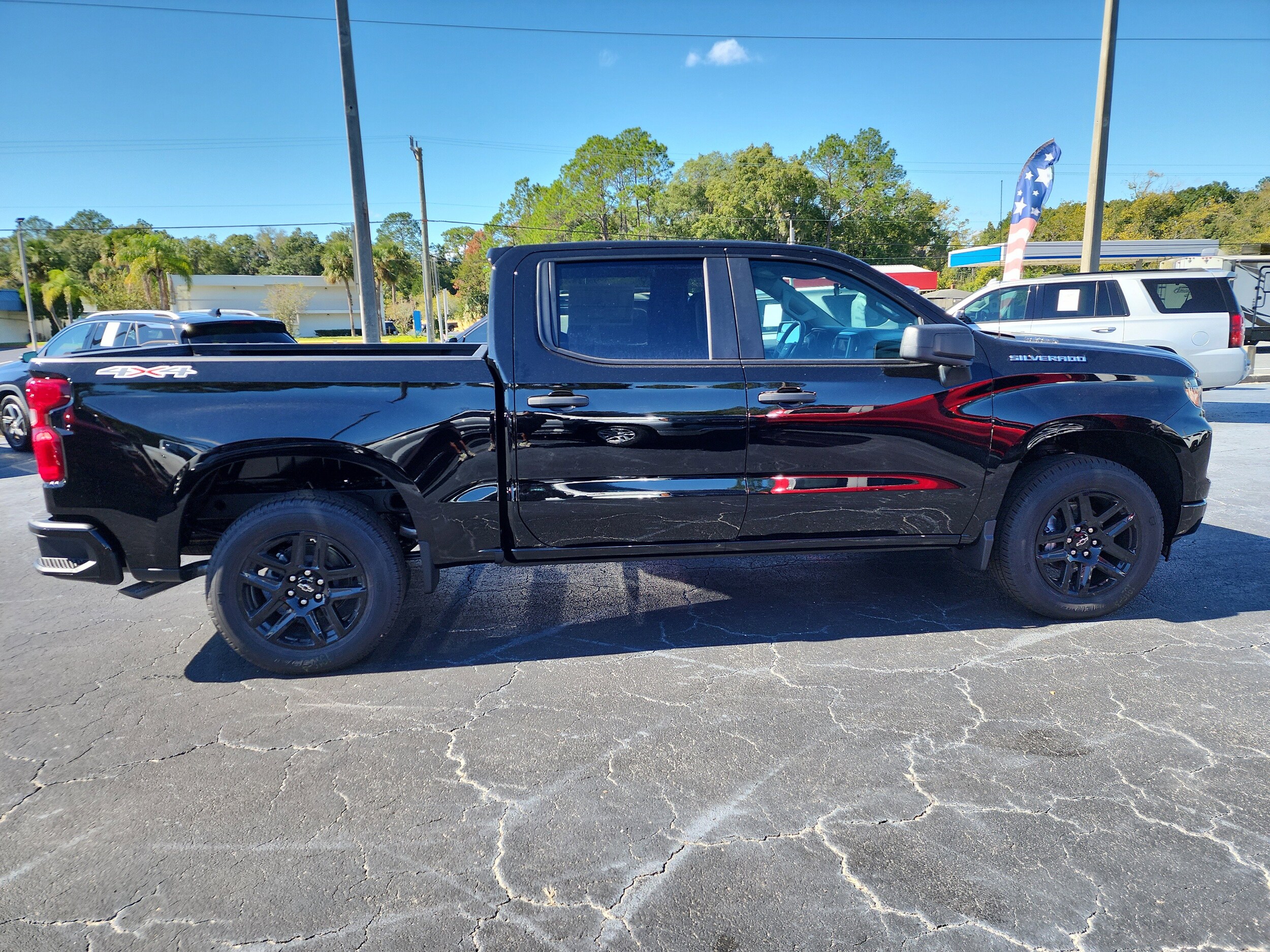 2026 Chevrolet Silverado 1500 Custom photo 3