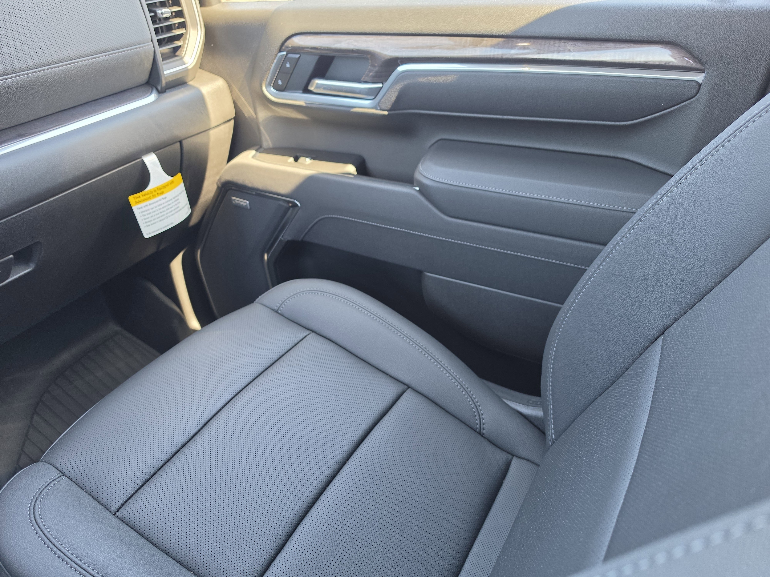 2025 Chevrolet Silverado 3500 HD LTZ - Photo 17