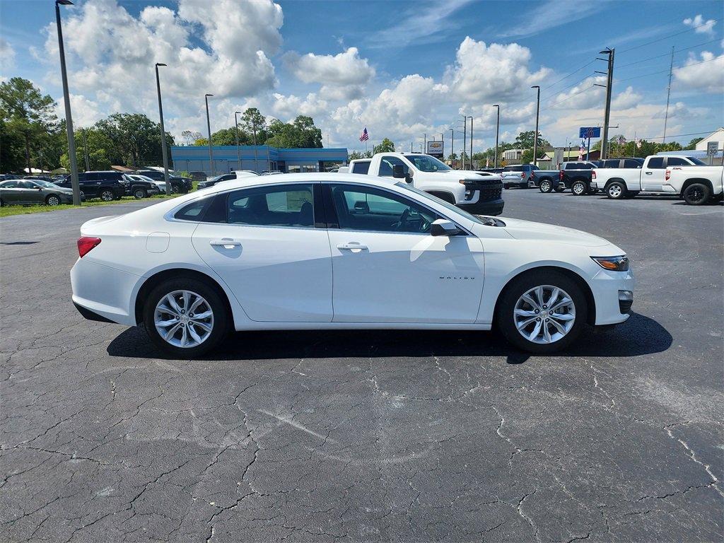 2024 Chevrolet Malibu 1LT photo 3