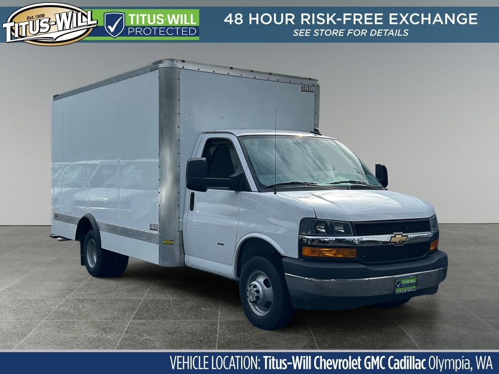 2024 Chevrolet Express Cutaway Base's photo