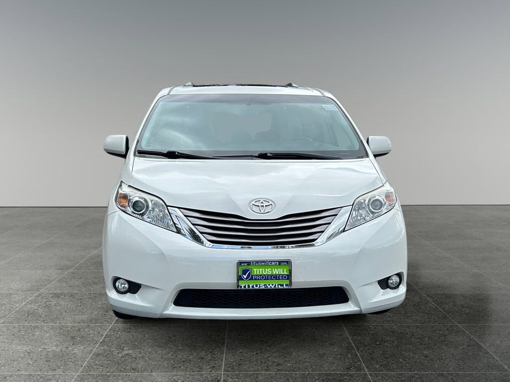 Used 2017 Toyota Sienna XLE with VIN 5TDYZ3DCXHS786252 for sale in Tacoma, WA