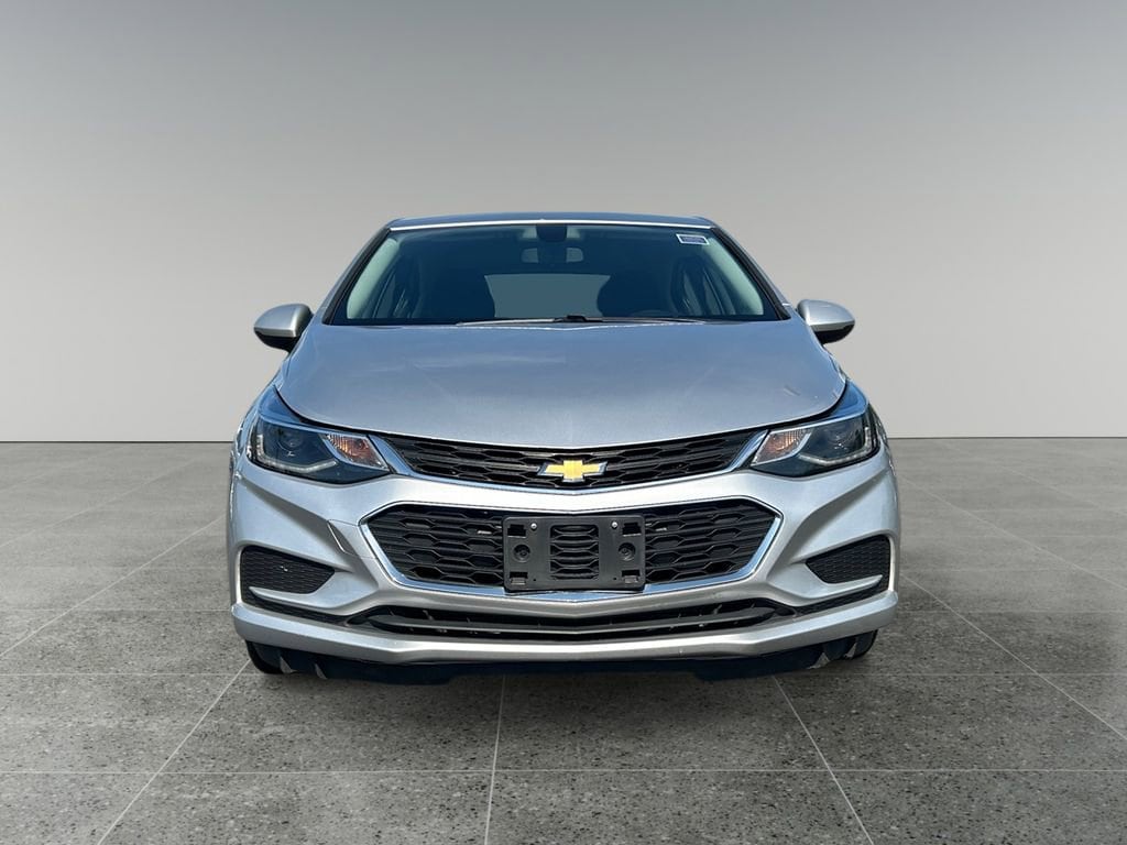 Used 2018 Chevrolet Cruze LT with VIN 3G1BE6SMXJS651832 for sale in Tacoma, WA