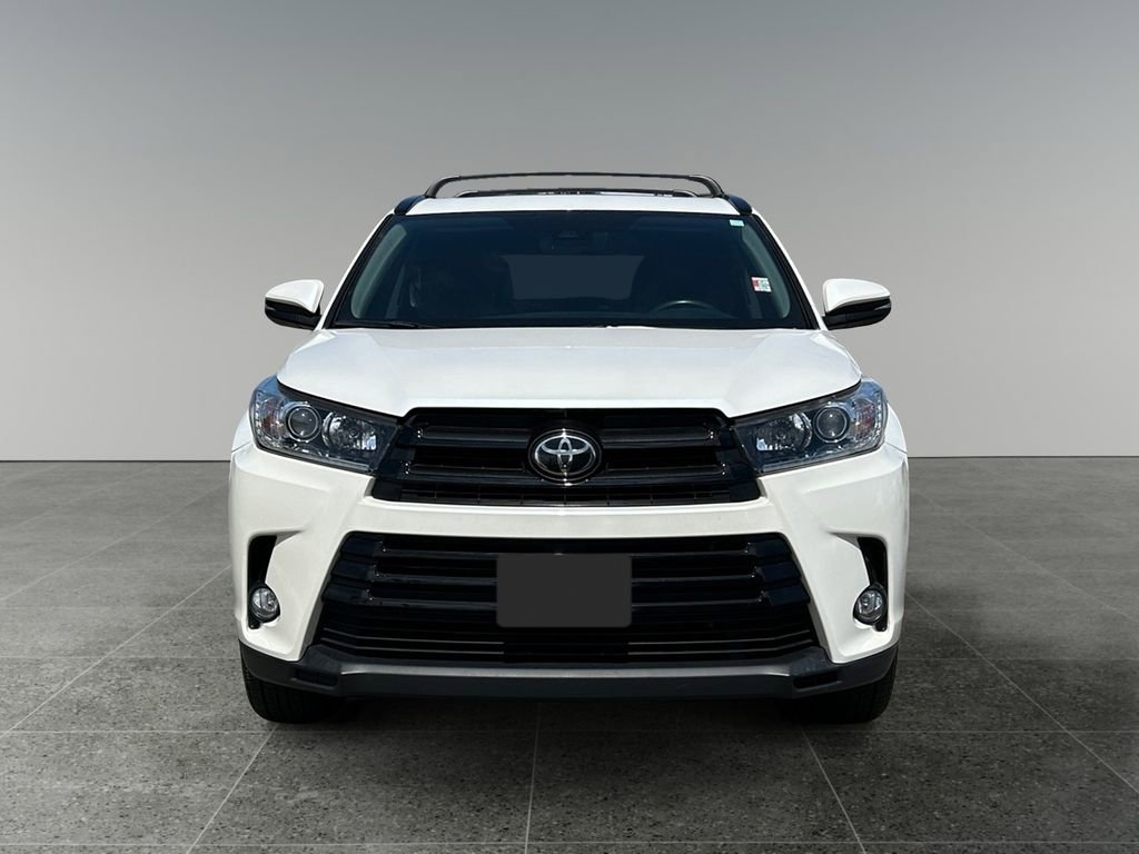 Used 2018 Toyota Highlander SE with VIN 5TDJZRFH6JS814678 for sale in Tacoma, WA