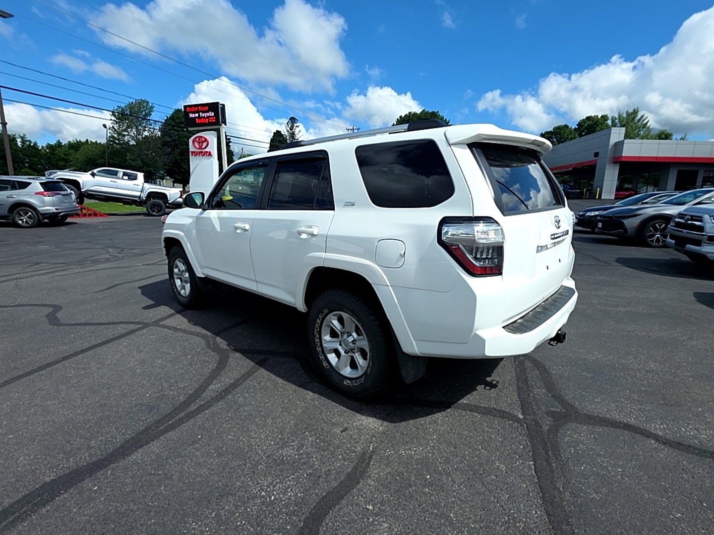 2020 Toyota 4Runner SR5 - Photo 5