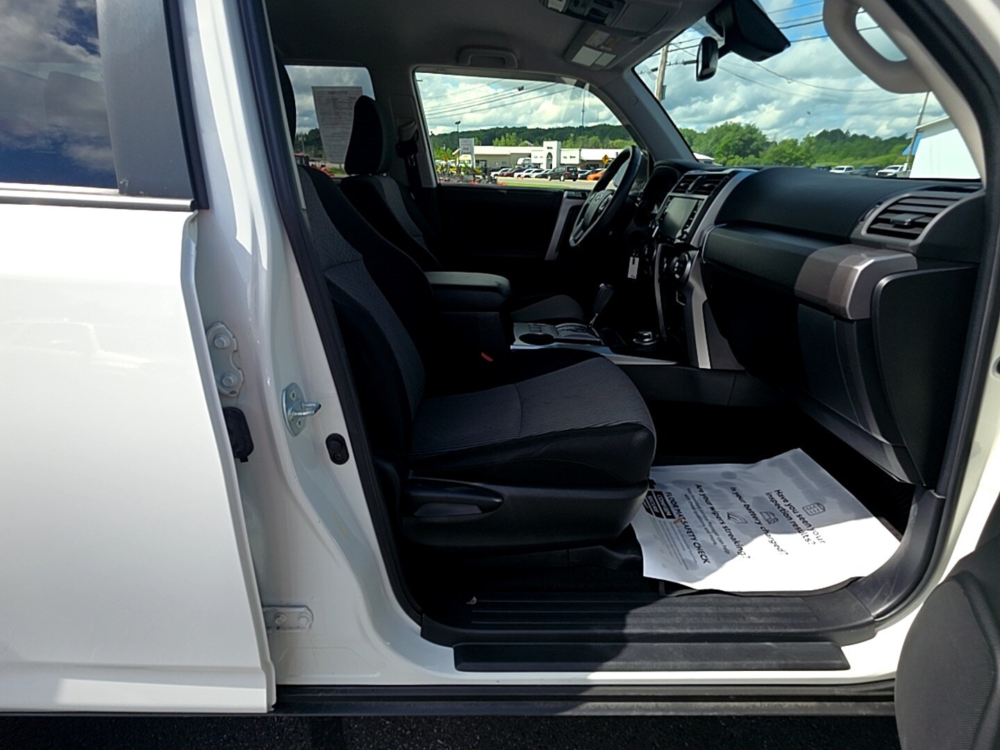 2020 Toyota 4Runner SR5 - Photo 17