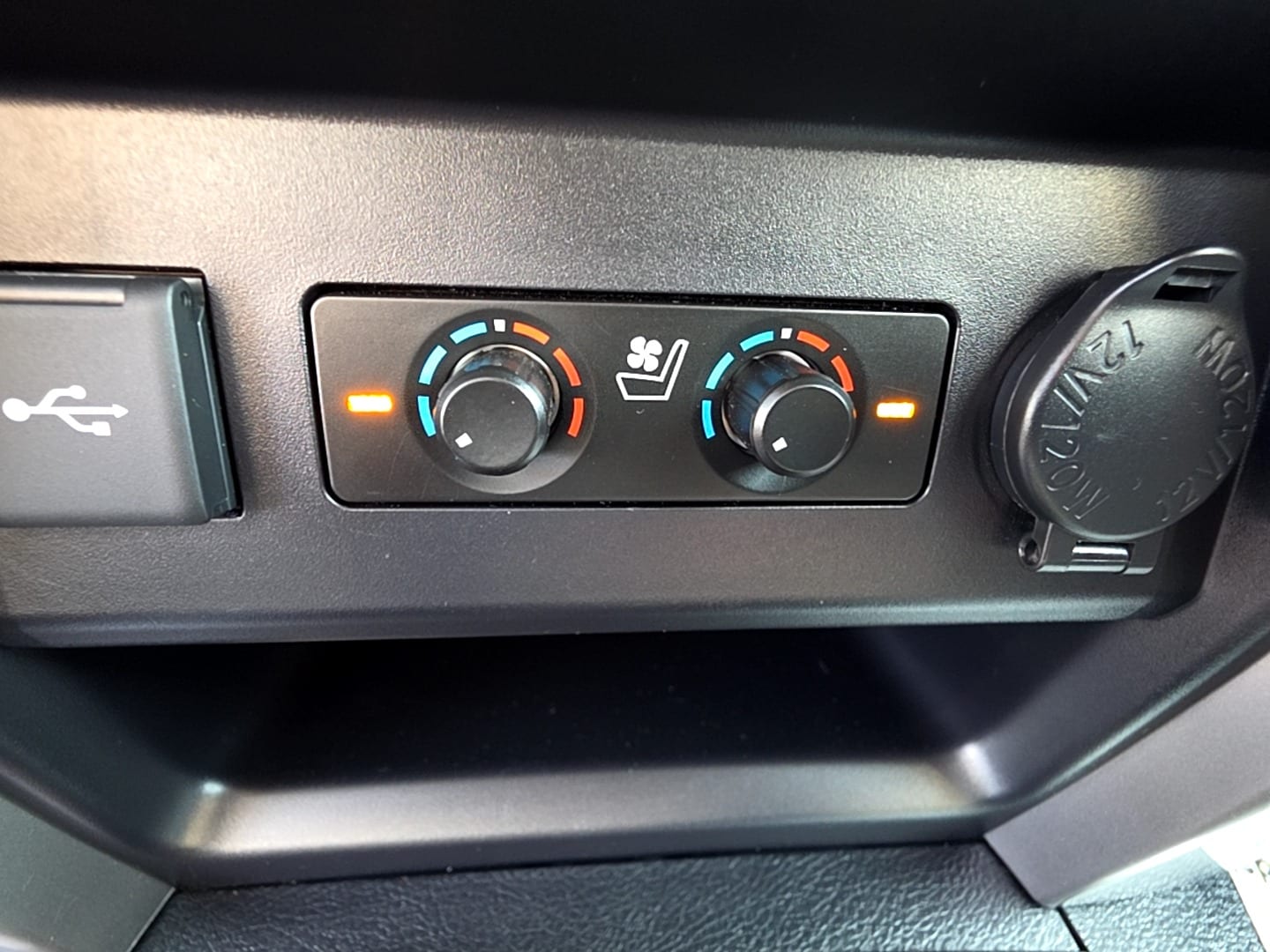 2022 Toyota 4Runner Limited - Photo 16