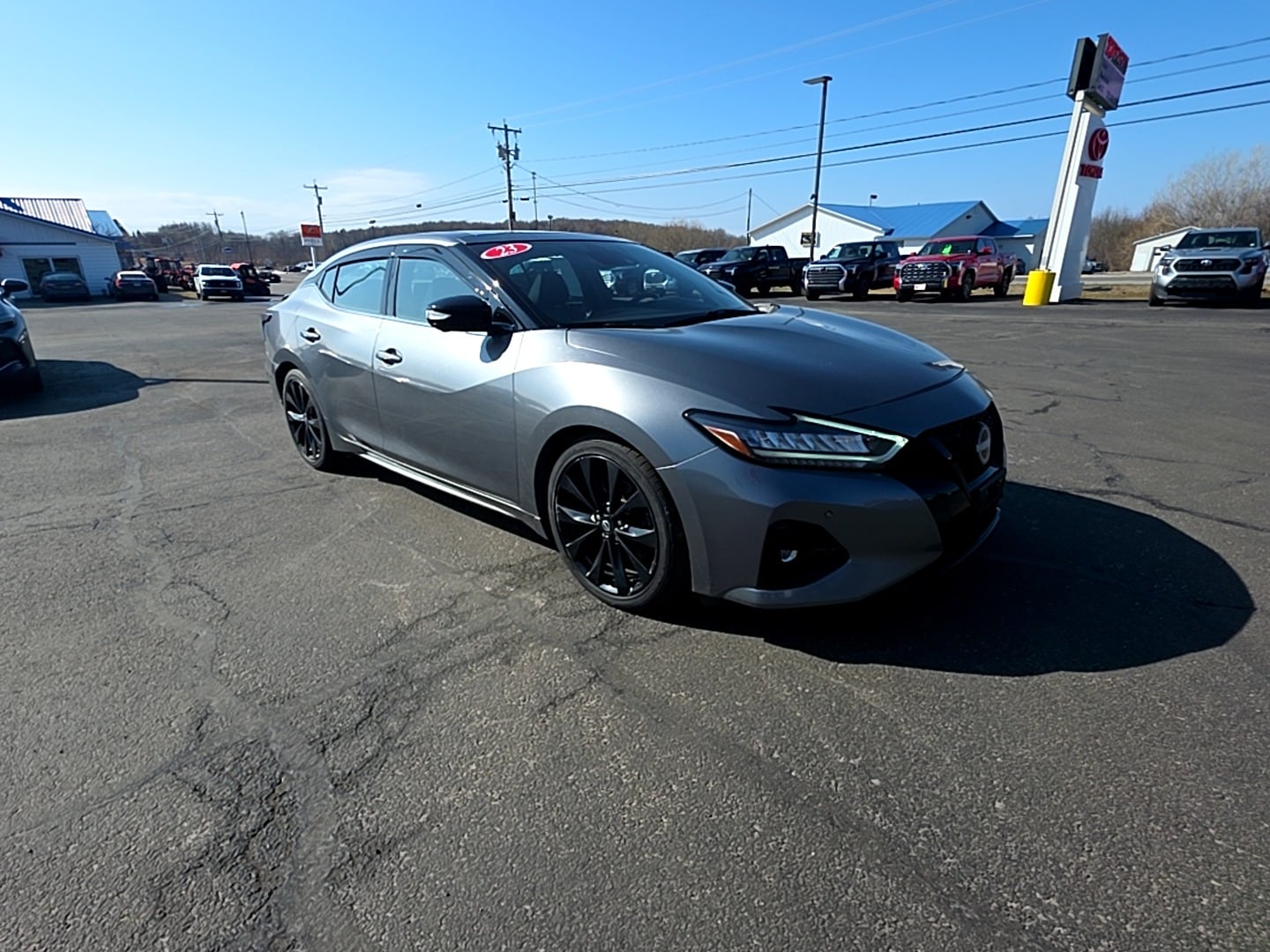 2023 Nissan Maxima SR