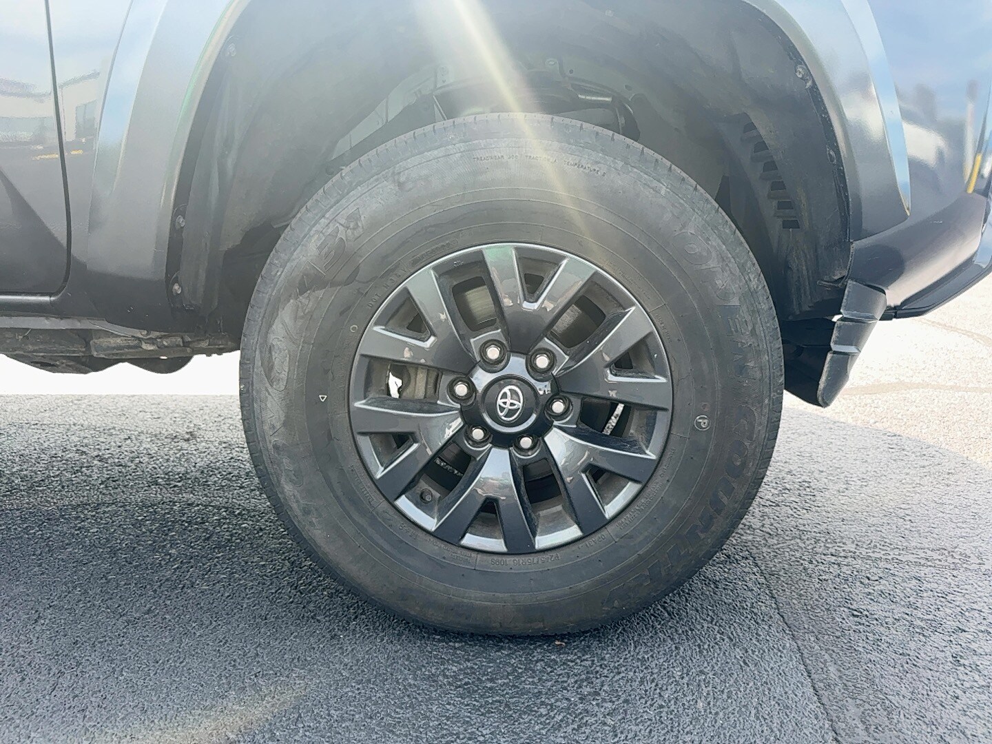 2023 Toyota Tacoma 4x4 photo 2