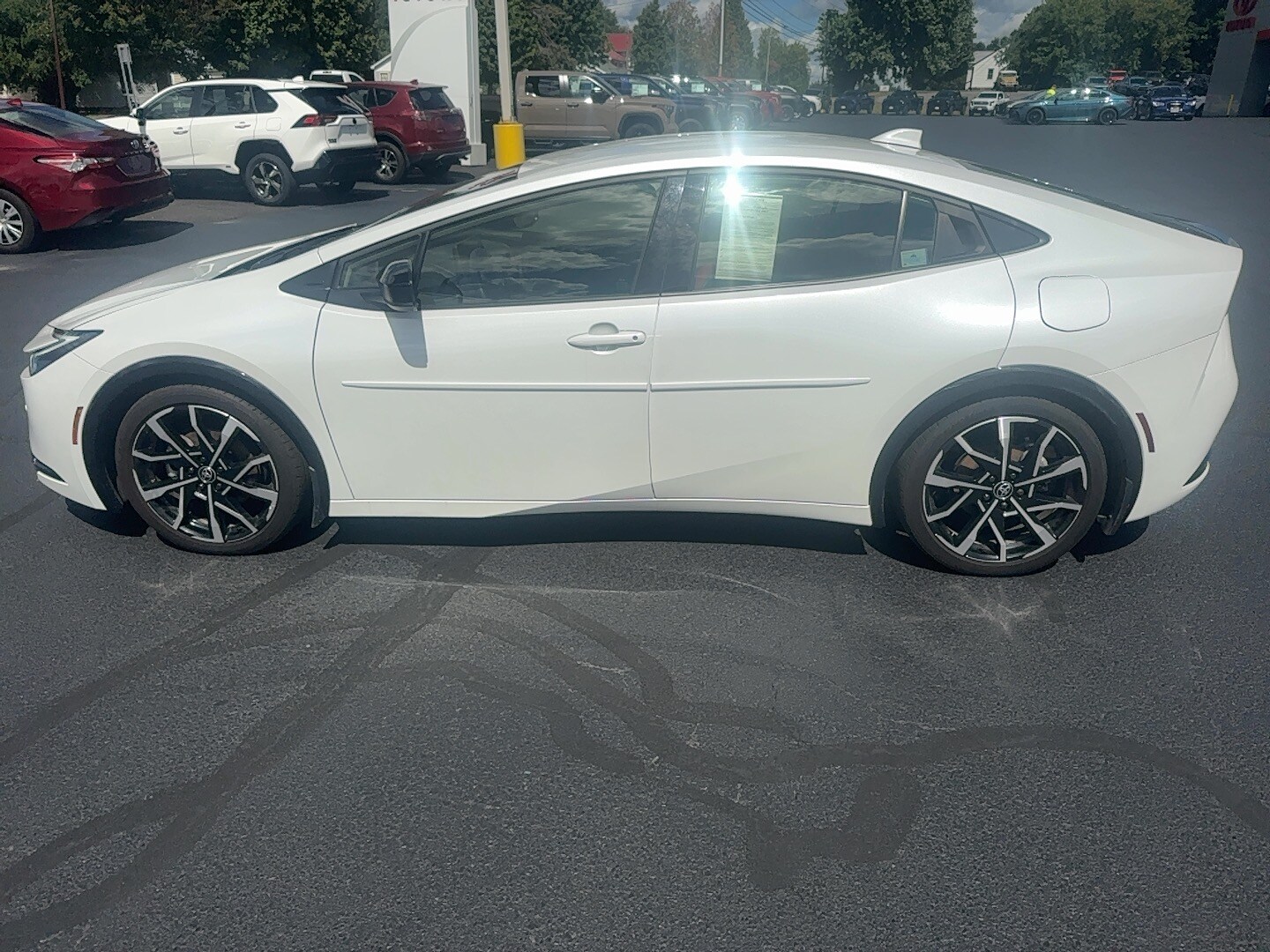 2024 Toyota Prius Prime photo 4