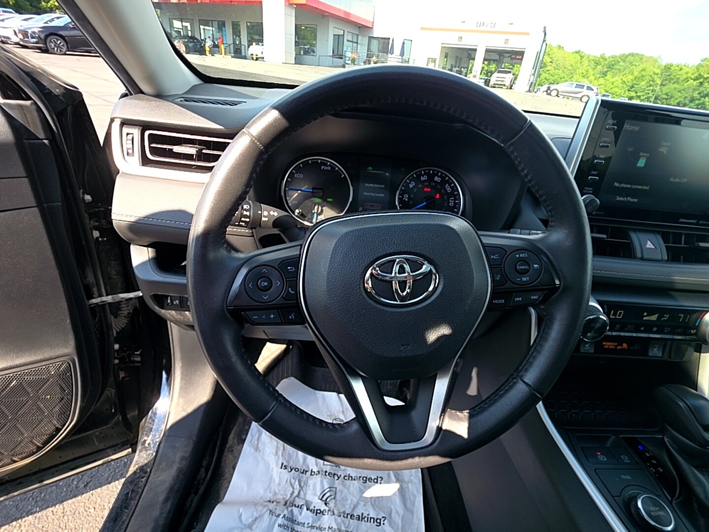 2020 Toyota RAV4 XLE - Photo 13