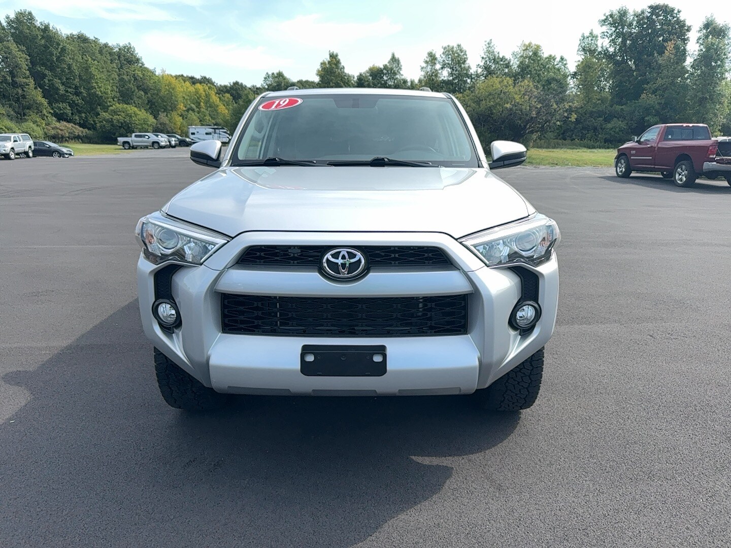 2019 Toyota 4Runner SR5 photo 4