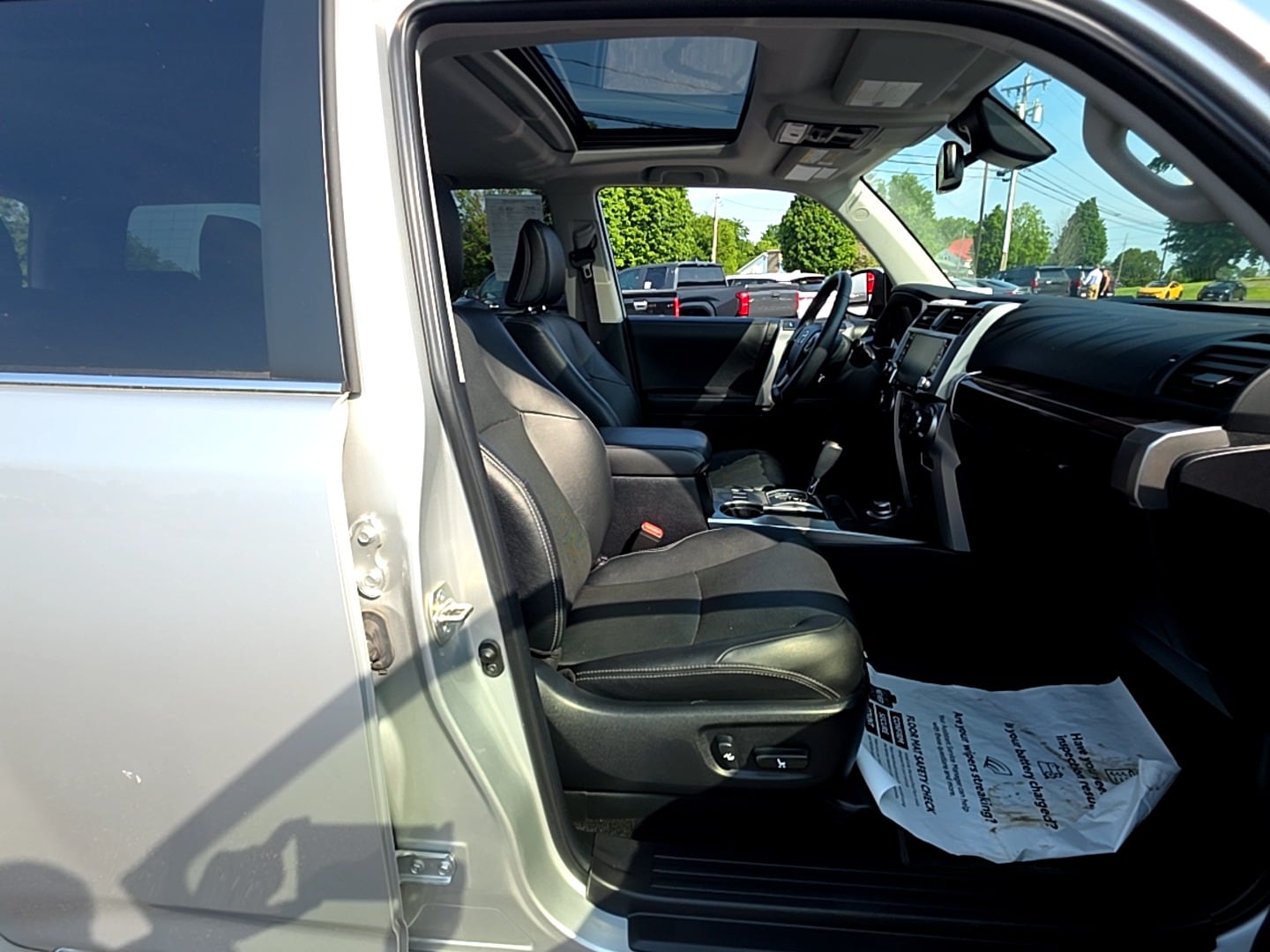 2022 Toyota 4Runner Limited - Photo 17