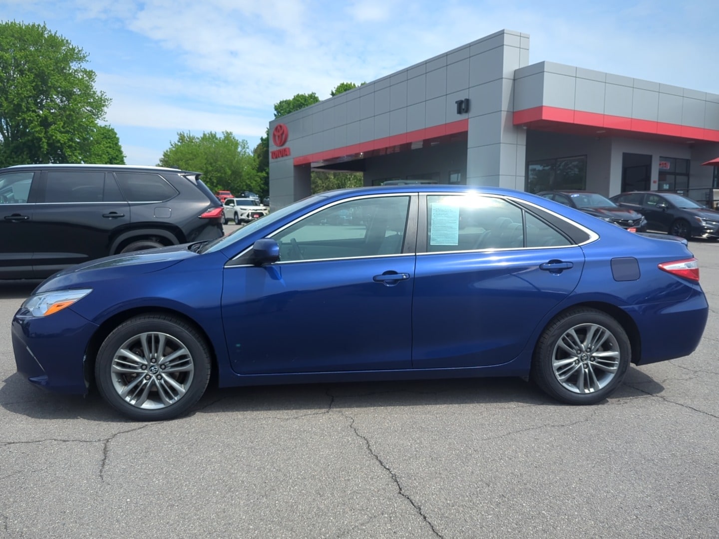 Used 2015 Toyota Camry SE with VIN 4T1BF1FKXFU990612 for sale in Potsdam, NY