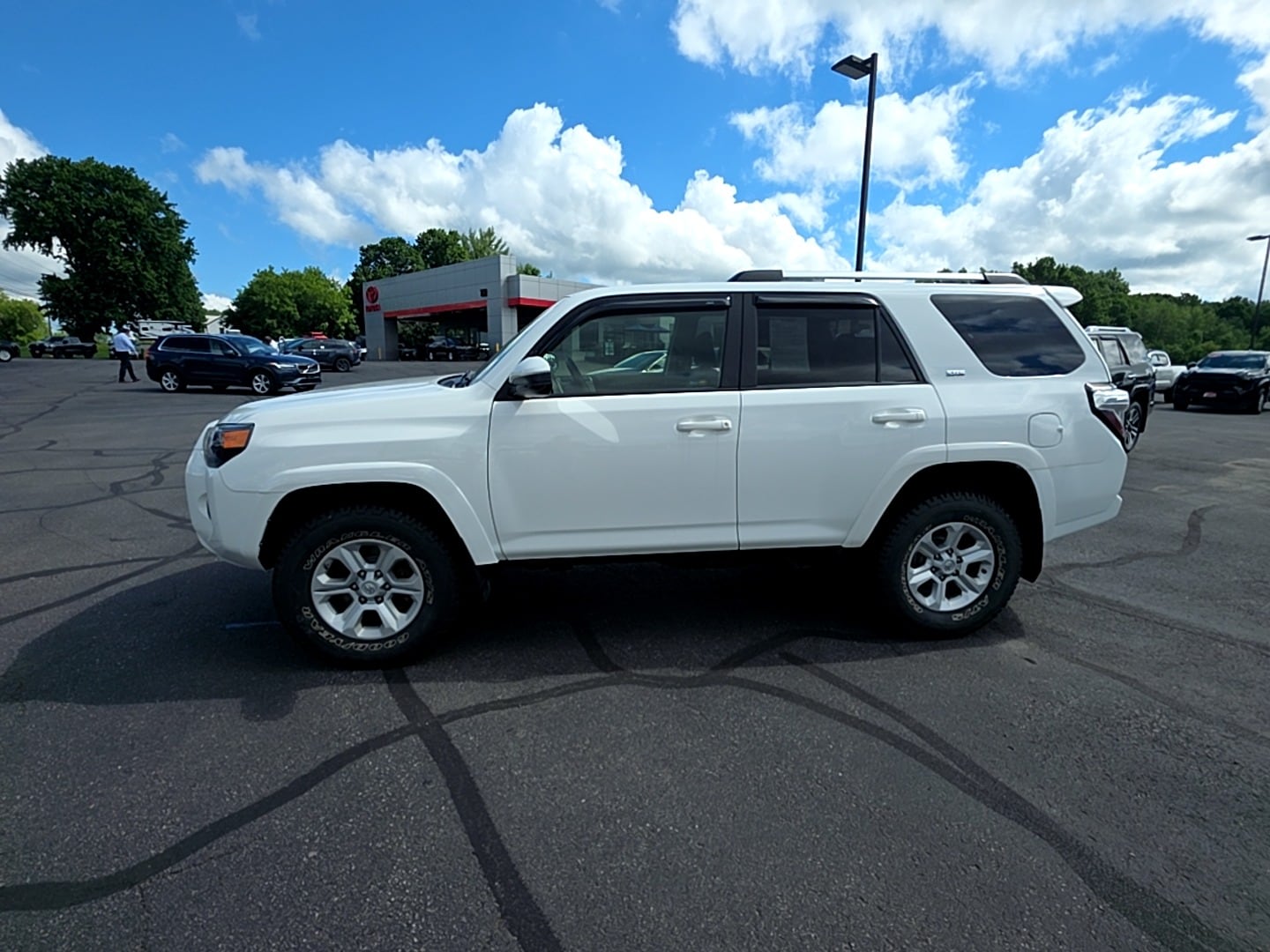 2020 Toyota 4Runner SR5 - Photo 4