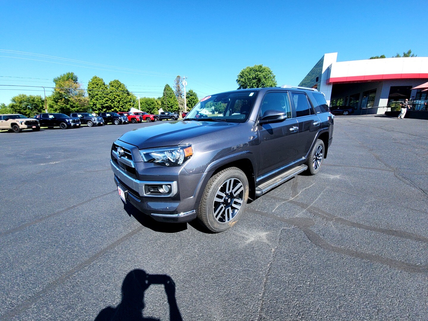 2020 Toyota 4Runner Limited photo 2