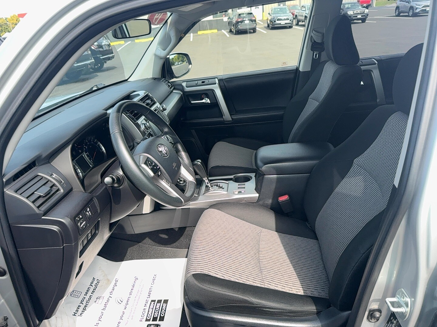 2019 Toyota 4Runner SR5 photo 3