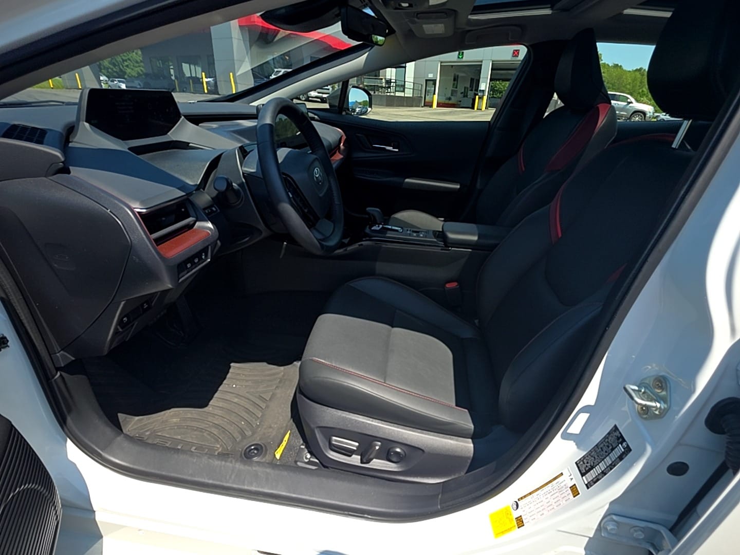 2024 Toyota Prius Prime XSE - Photo 10
