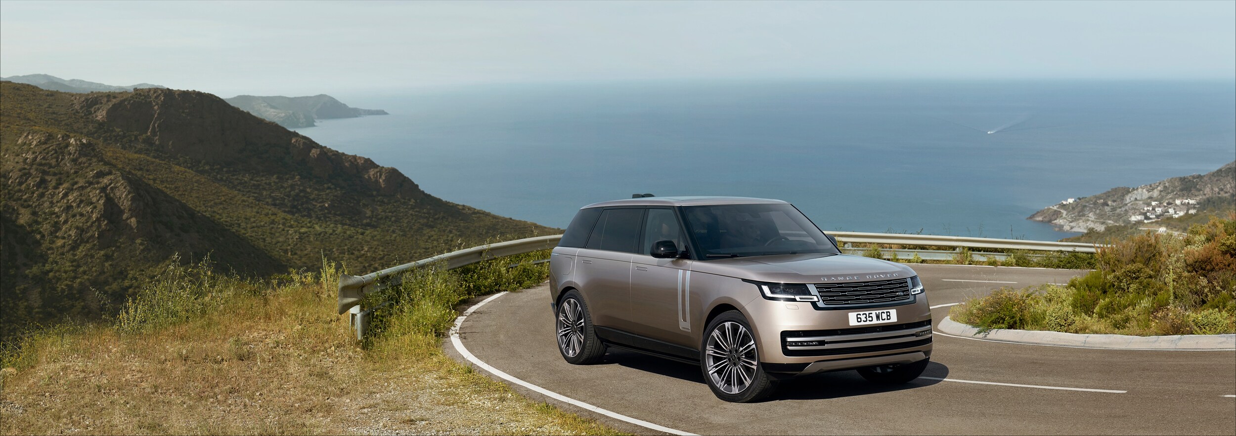 2022-LandRover-RangeRover-Base-SUV-L03.jpg