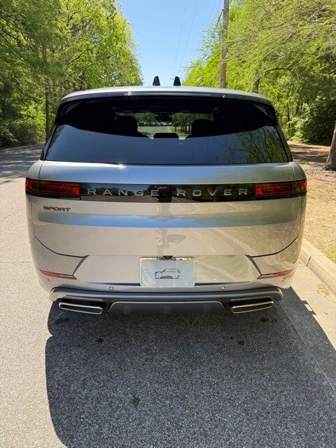 2025 Land Rover Range Rover Sport SE photo 4