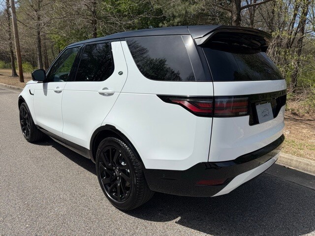 2025 Land Rover Discovery SE photo 3