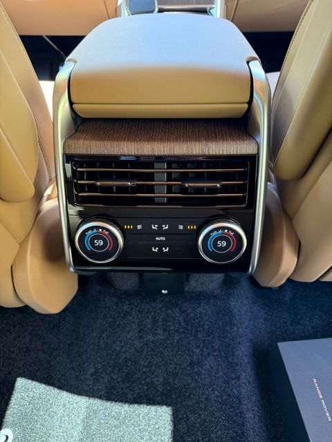 2025 Land Rover Range Rover SE - Photo 16