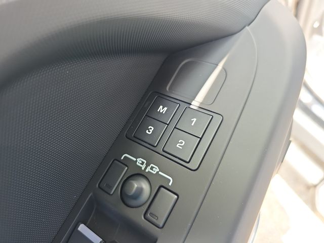 2026 Land Rover Defender S - Photo 21