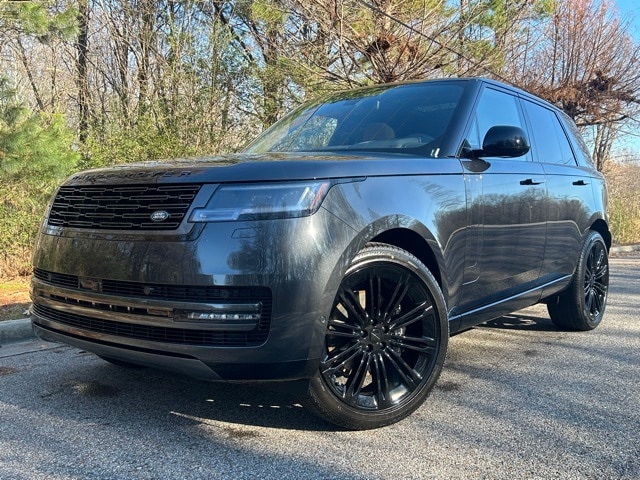 2026 Land Rover Range Rover SE's photo