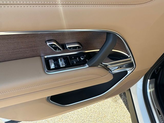 2026 Land Rover Range Rover SE - Photo 18