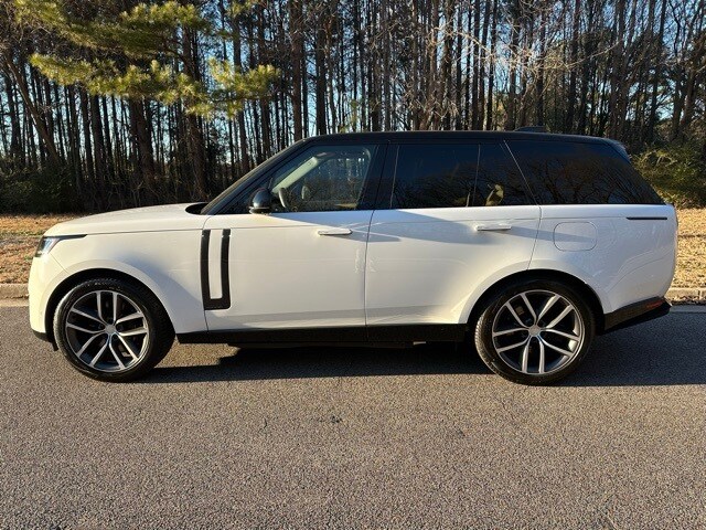 2025 Land Rover Range Rover Autobiography photo 2