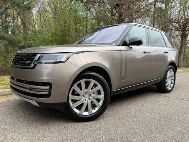 2023 Land Rover Range Rover 3.0 SE SWB's photo