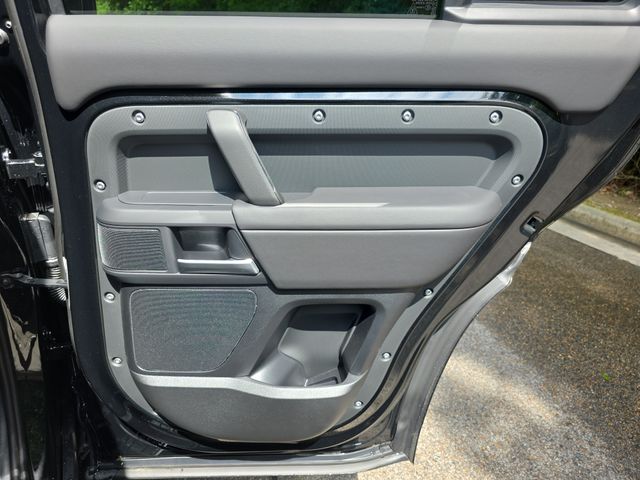 2026 Land Rover Defender S - Photo 36
