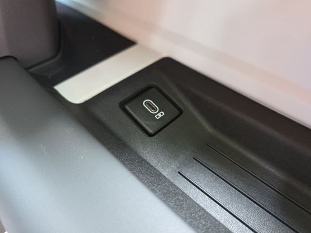 2026 Land Rover Defender S - Photo 43